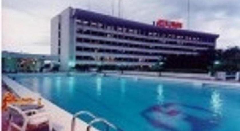 Elmi Hotel Surabaya Bagian luar foto